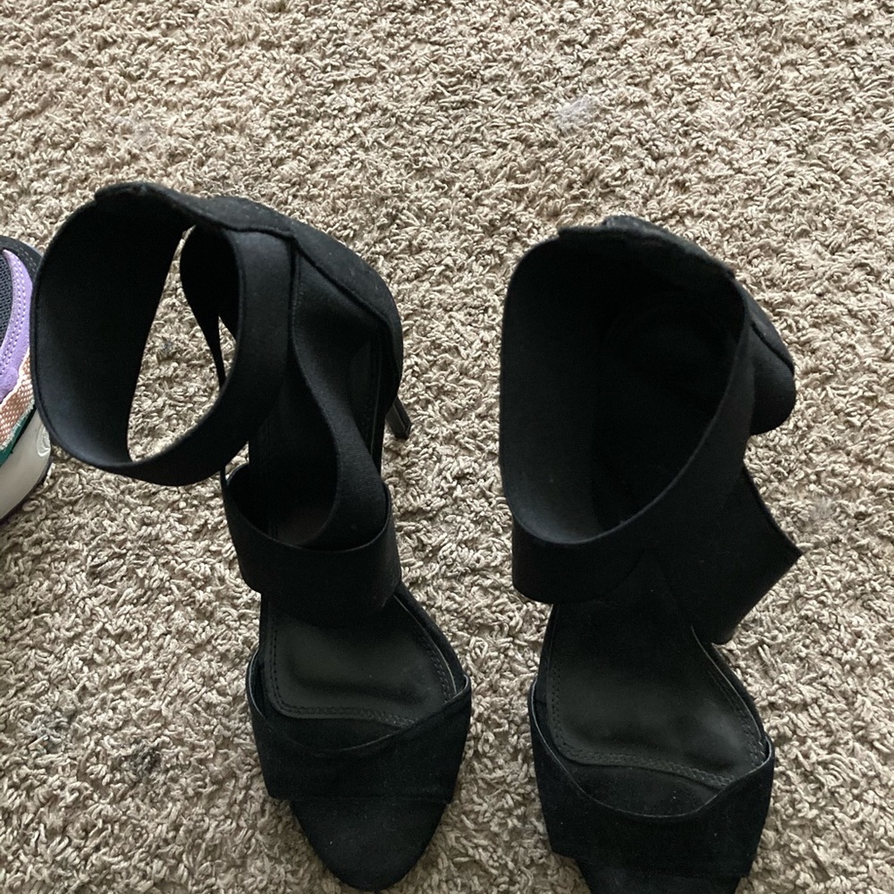 Stilettos - Picture 2 of 3